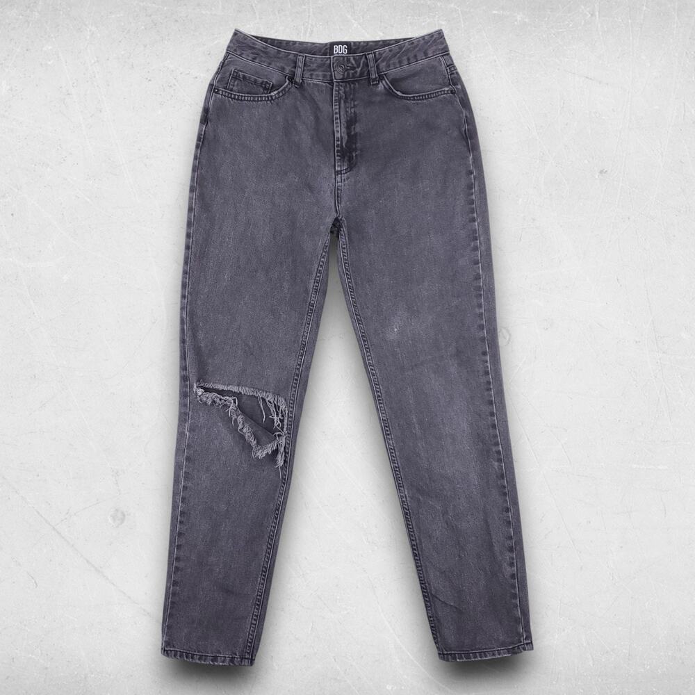 BDG MOM Jeans Women 28 Black Distressed Tapered High Rise Y2K Sustainable Trendy